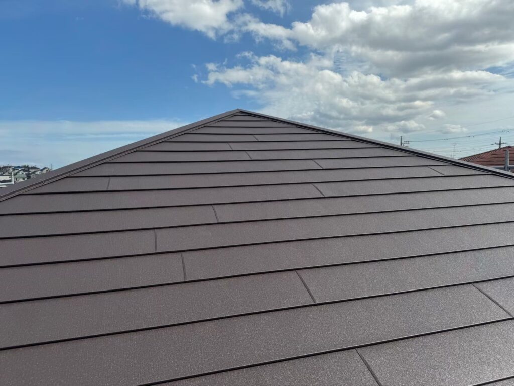 横浜市港北区にて雨漏り修理・屋根葺き替え工事〈スーパーガルテクト〉 施工後